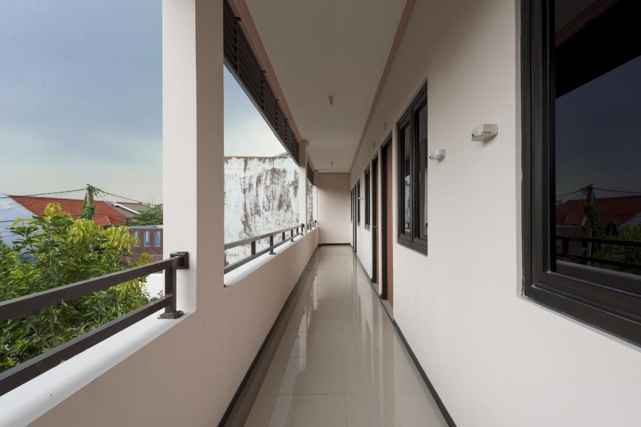 Koolkost Syariah Near Upn Veteran Hotel Medokanayu Luaran gambar